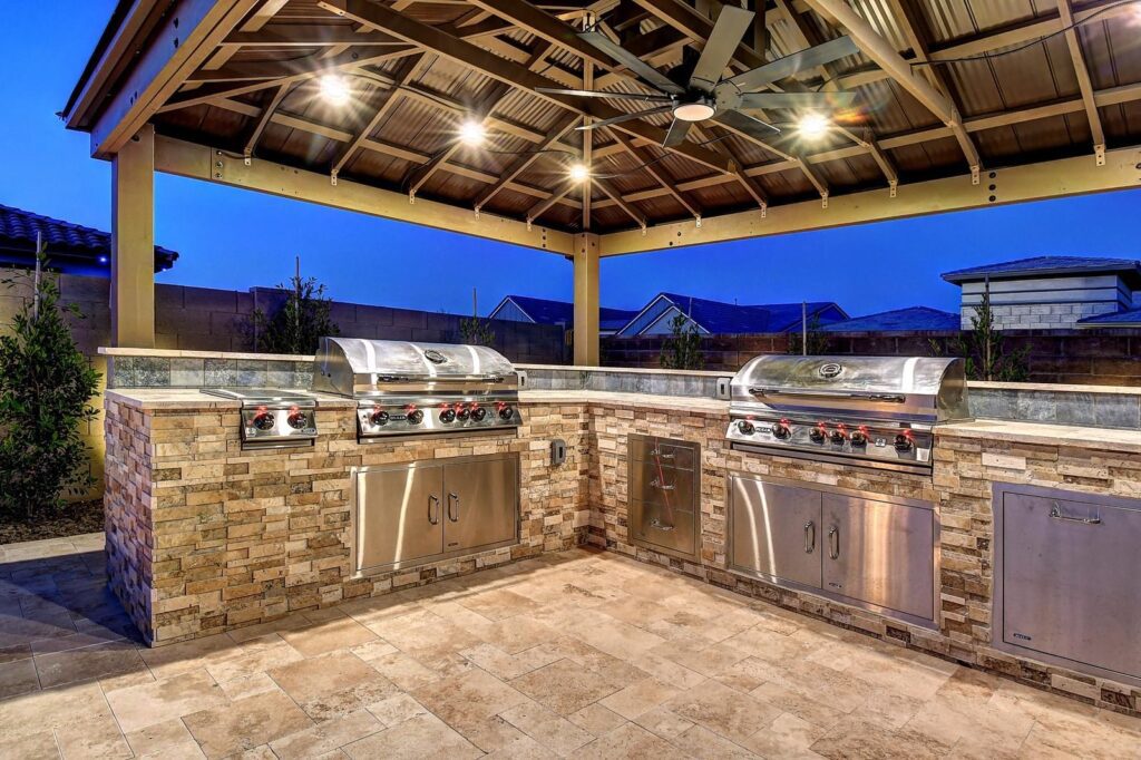 outdoor kitchen contractors